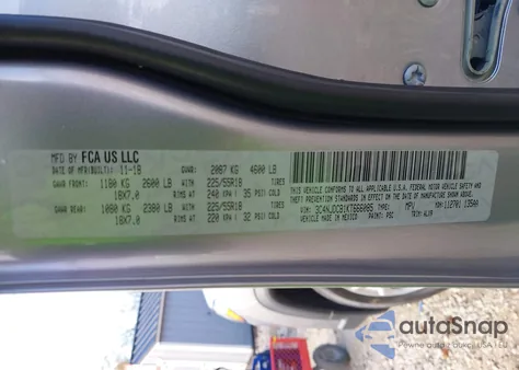 2019 Jeep Compass Limited 4X4 из США, поврежденный, VIN 3C4NJDCB1KT666085